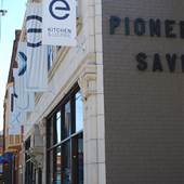 Edgewater Hill - Luxe Kitchen & Lounge