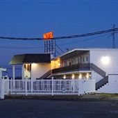 Milan-Colonial Motel (Permanently Closed)